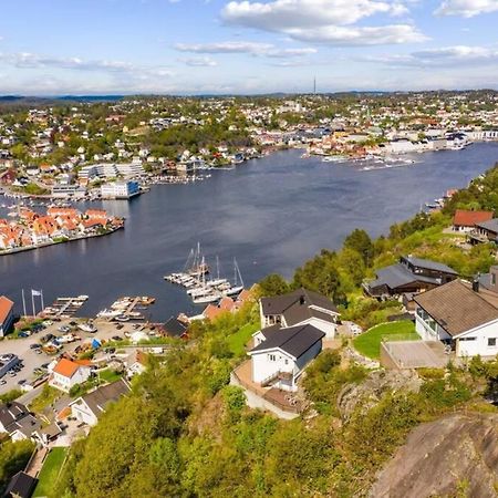 Apartment With Amazing Views - Free Parking Arendal Buitenkant foto