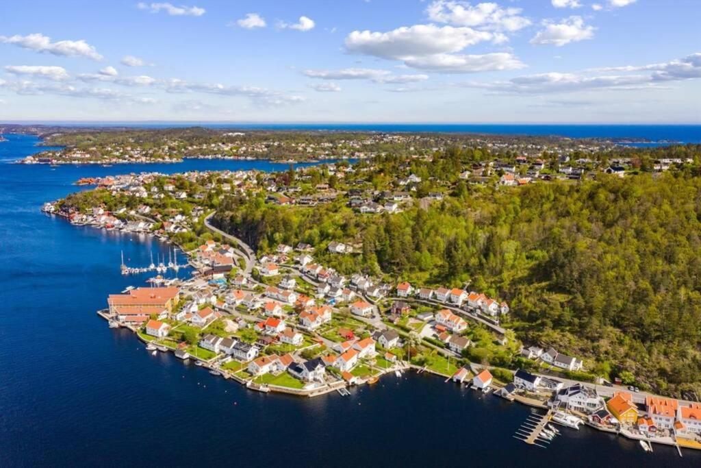 Apartment With Amazing Views - Free Parking Arendal Buitenkant foto